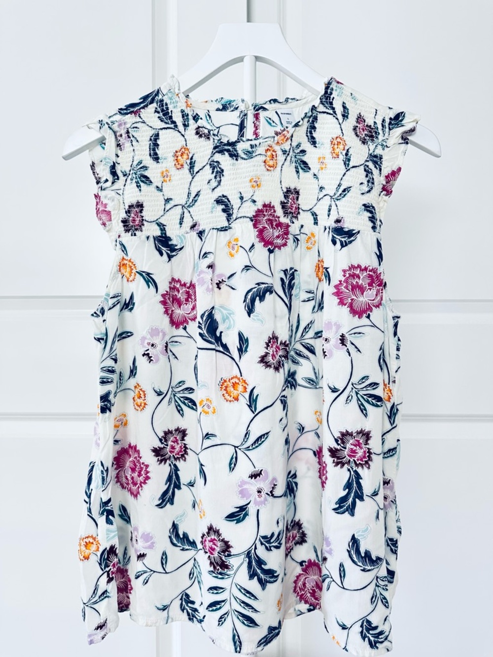 Women’s Old Navy Sleeveless Multicolored Floral Smocked Yoke Blouse Size L